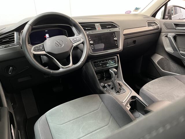 Volkswagen TIGUAN 1.4 TSI eHybrid Elegance / AUTOMAAT/ 245PK/ PANO/ TREKHAAK/ PARK.SENSOR.V+A/ CAMERA/ ELEK.ACHTERKLEP/ ACC/ APP-CONNECT/ DODEHOEK/ KEYLESS/ DIGITAL DASH/ NAVI/ CLIMA/ DAB/ LED/ 18'' LMV