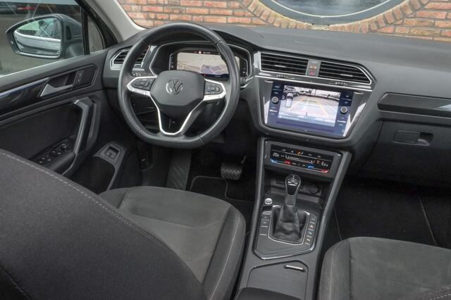 Volkswagen TIGUAN Elegance eHybrid | SOH 84% | Trekhaak | Panoramadak | Virtual co