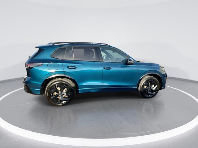 Volkswagen TIGUAN 1.5eHybrid 200kW/272PK R-Line Black Style DSG · Panoramadak · Leder · Trekhaak · 360°Camera · Harman Kardon · Garantie t/m 09-01-2027