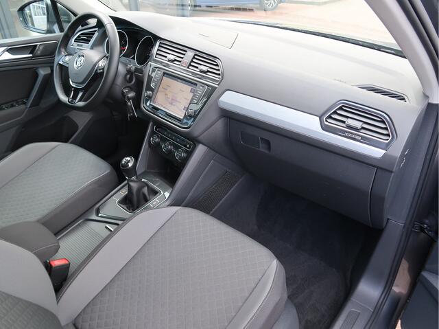 Volkswagen TIGUAN 1.4 TSI Connected Series | Trekhaak | Navigatie |