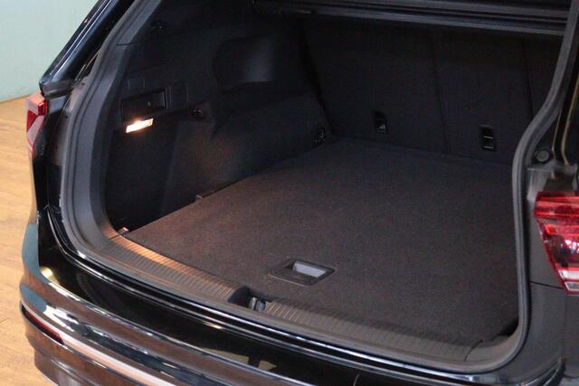 Volkswagen TIGUAN Allspace 1.5 TSI Highline Business R-Line | NAVI | CAMERA + PDC | SCHUIF / KANTELDAK | ADAP CRUISE | STOELVERW + MASSAGE |