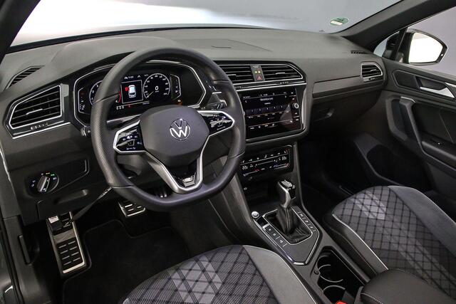 Volkswagen TIGUAN R-Line Business+ 1.5 TSI 150pk DSG Automaat Trekhaak, Panoramadak, Adaptive cruise control, Black style, Achteruitrijcamera, LED matrix koplampen