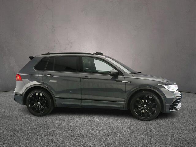 Volkswagen TIGUAN R-Line Business+ 1.5 TSI 150pk DSG Automaat Trekhaak, Panoramadak, Adaptive cruise control, Black style, Achteruitrijcamera, LED matrix koplampen