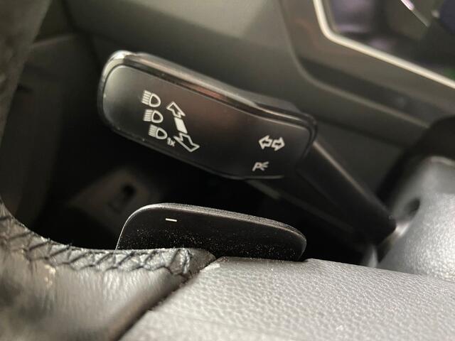 Volkswagen TIGUAN 1.5 TSI R-Line. Trekhaak!