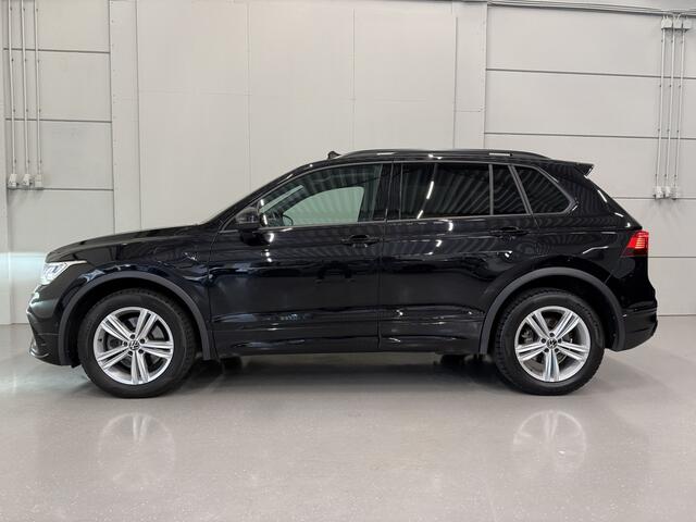 Volkswagen TIGUAN 1.4 TSI eHybrid 3xR-Line PANO/TREKHAAK/HEAD-UP/IQ-LIGHT/ACC/SFEER/VIRTUAL/CARPLAY/CAMERA/KEYLESS/PARK-ASSIST/PRIVACY/DESIGN-PAKKET BLACK STYLE/VOLLEDIG VW DEALER HISTORIE