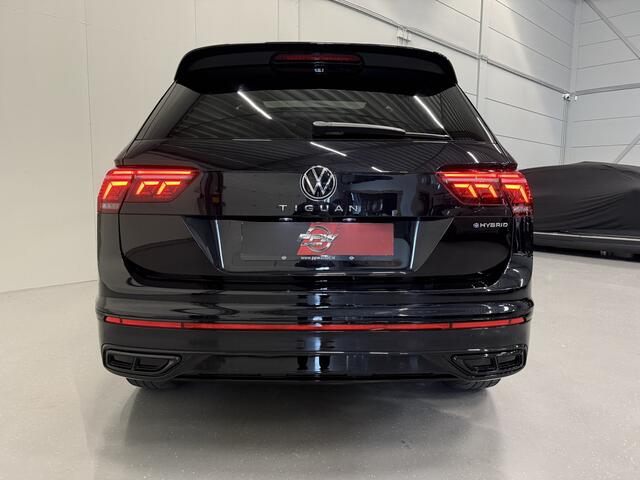 Volkswagen TIGUAN 1.4 TSI eHybrid 3xR-Line PANO/TREKHAAK/HEAD-UP/IQ-LIGHT/ACC/SFEER/VIRTUAL/CARPLAY/CAMERA/KEYLESS/PARK-ASSIST/PRIVACY/DESIGN-PAKKET BLACK STYLE/VOLLEDIG VW DEALER HISTORIE