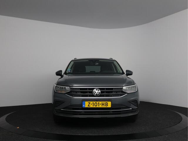 Volkswagen TIGUAN 1.5 TSI Life Business | Lederen bekleding | Elektrische stoelen | 360 graden camera | Navigatie |
