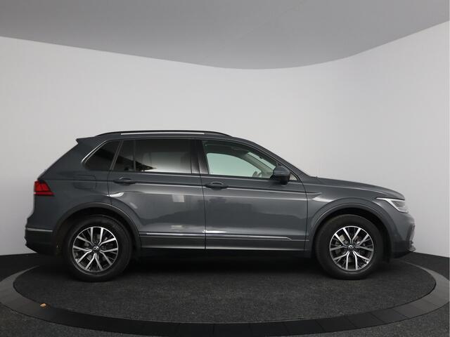 Volkswagen TIGUAN 1.5 TSI Life Business | Lederen bekleding | Elektrische stoelen | 360 graden camera | Navigatie |