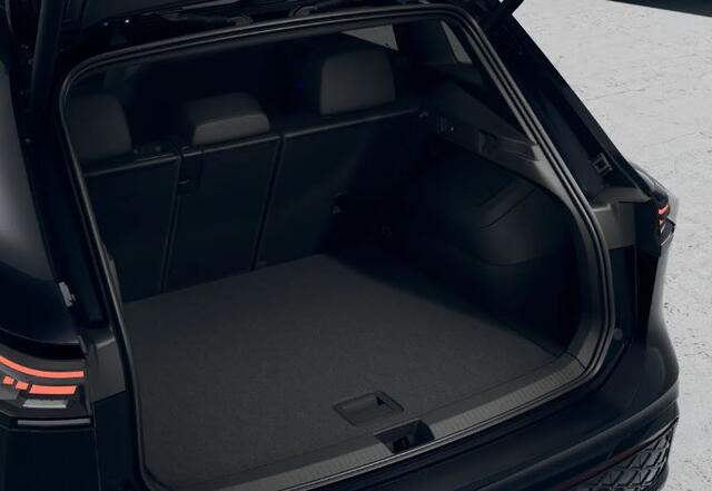 Volkswagen TIGUAN 1.5 eHybrid 272PK DSG R-Line Edition / Resterende Fabrieksgarantie tot 07-08 2029 / Trekhaak / Black Style / Panoramadak / 20'' LMV / VW