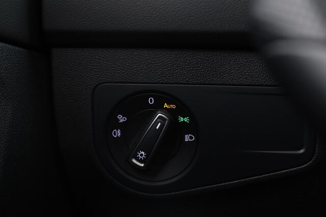 Volkswagen TIGUAN 1.4 TSI eHybrid R-Line Business+ | S/K-dak | Elek. Trekhaak | Dig. Cockpit | Adapt. Cruise | 360*+PDC | Stuur-stoelverw. | IQ-Light | NAV+App. Connect | Elek. Klep V