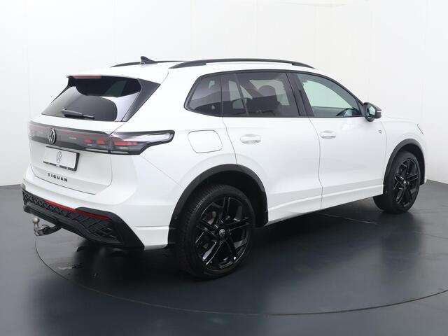 Volkswagen TIGUAN 1.5 eHybrid R-Line Business | 204 PK | SoH 100% | Automaat | Trekhaak wegklapbaar | Elek. achterklep | R-Line |