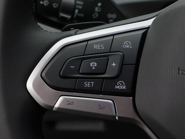 Volkswagen TIGUAN 1.5 eHybrid Life 204 Pk Stoel/Stuur Verwarming | 360° Camera | Adaptive Cruise | Trekhaak | Carplay | 18 Inch | 155 Km !!