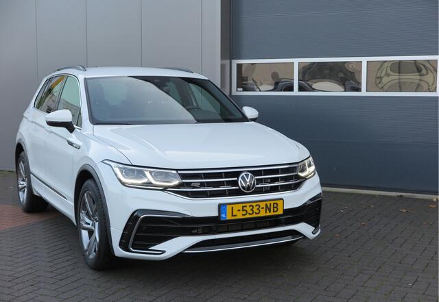 Volkswagen TIGUAN 1.5 TSI 150pk DSG 2xR-Line Virtual Cockpit , Trekhaak, Camera , Navi , DAB+ , Carplay , Led verlichting etc.