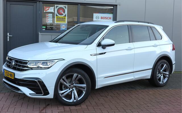 Volkswagen TIGUAN 1.5 TSI 150pk DSG 2xR-Line Virtual Cockpit , Trekhaak, Camera , Navi , DAB+ , Carplay , Led verlichting etc.