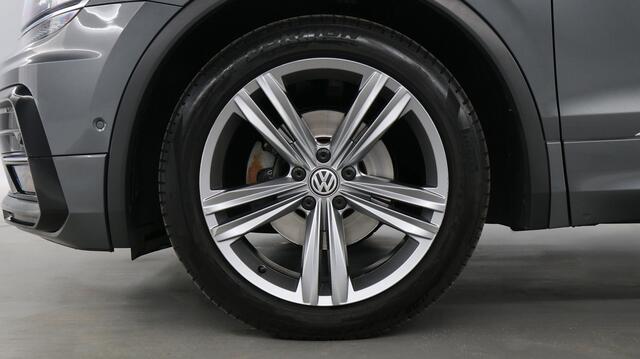 Volkswagen TIGUAN 1.5 TSI 150pkAutomaat Highline Business R / Panoramadak / Camera / LED