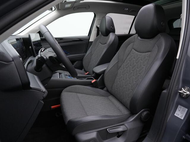 Volkswagen TIGUAN 1.5 eHybrid 204 pk Life Edition | Panoramadak | Trekhaak | 360 Camera | IQ Light | Stuur-/stoelverwarming