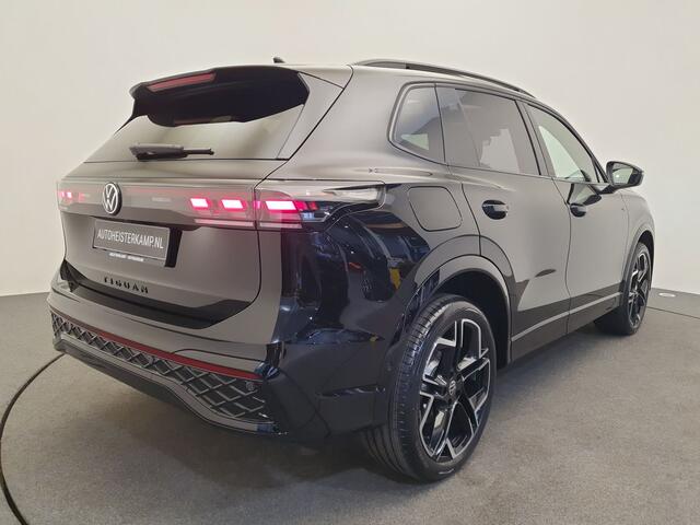 Volkswagen TIGUAN 1.5 eHybrid 272pk DSG/AUT R-Line Wegklapbare trekhaak, Panoramadak, Harman/Kardon, Leder