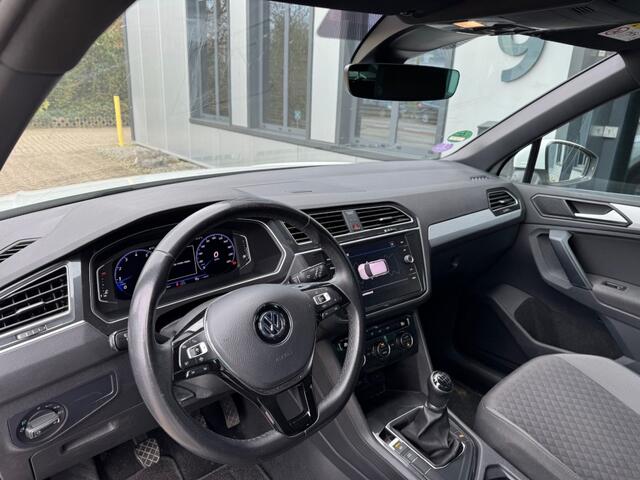 Volkswagen TIGUAN 1.5 TSI ACT R-Line 131PK Navi, Climatcntrl, Cruisecntrl, PDC, Trekhk, TOPSTAAT