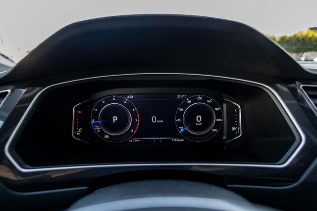 Volkswagen TIGUAN 1.5 TSI ACT Highline Business R | Pano | Camera