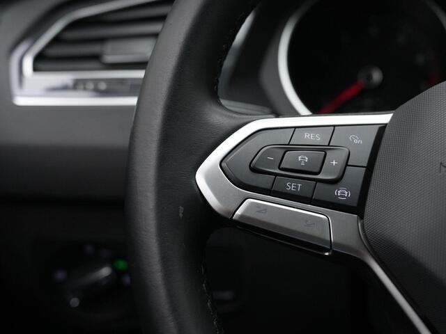 Volkswagen TIGUAN 1.5 TSI 150 pk DSG Life | Stuur-/stoelverwarming | Adaptive Cruise | Parkeersensoren voor/achter | Carplay