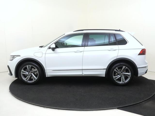Volkswagen TIGUAN 1.4 TSI eHybrid R-Line Business | Achteruitrijcamera | 3-zone airco | LED matrix verlichting | Adaptieve cruise control | Dodehoek detectie | Keyless | CarPlay | Digital cockpit |