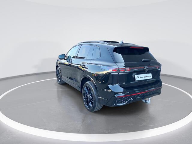 Volkswagen TIGUAN 1.5eHybrid 150kW/204PK R-Line Black Style · Panoramadak · Trekhaak · 360°Camera · Garantie t/m 24-06-2030 of 100000km