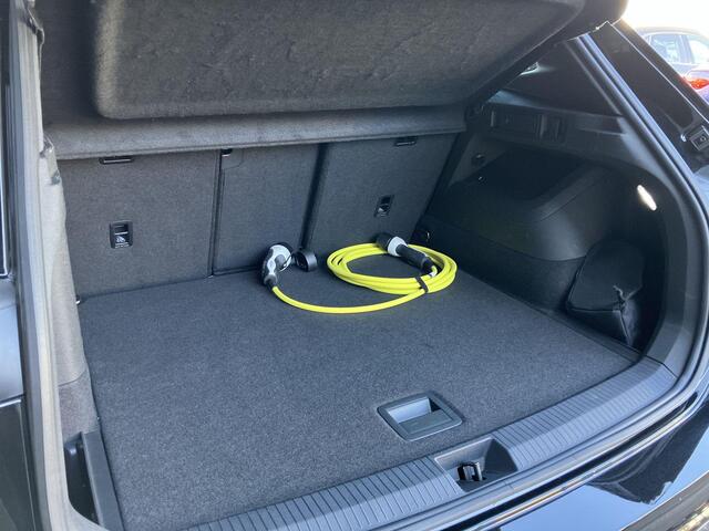 Volkswagen TIGUAN 1.5eHybrid 150kW/204PK R-Line Black Style · Panoramadak · Trekhaak · 360°Camera · Garantie t/m 24-06-2030 of 100000km