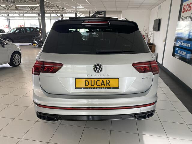 Volkswagen TIGUAN 1.4 TSI eHybrid R-Line Business+Black style Panoramadak / /Carplay/ Leer/ Headup