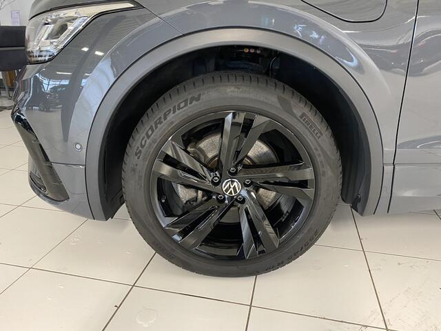 Volkswagen TIGUAN 1.4 TSI eHybrid R-Line Business+Black style Panoramadak / Trekhaak /Carplay/ Leer/ Headup