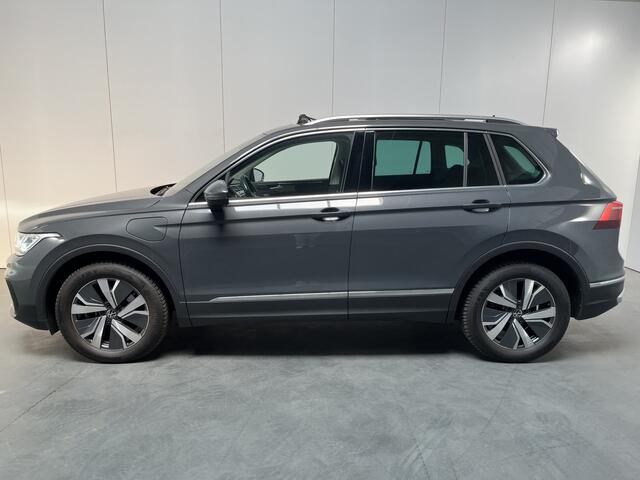 Volkswagen TIGUAN 1.4 TSI eHybrid Elegance / AUTOMAAT/ TREKHAAK/ PANO/ 245 PK/ CAMERA/ PARK. SENSOREN/ IQ. LIGHT/ STOEL-STUURVERWARM./ ADAPT. CRUISE/ APP CONNECT/ NAVI/ CLIMA/ DAB/ 18" LMV