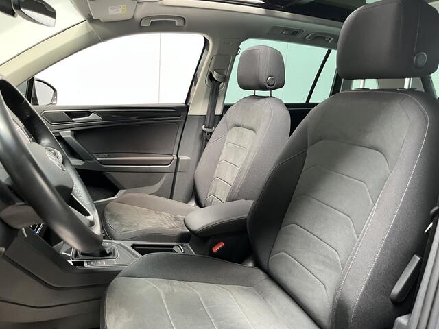 Volkswagen TIGUAN 1.4 TSI eHybrid Elegance / AUTOMAAT/ TREKHAAK/ PANO/ 245 PK/ CAMERA/ PARK. SENSOREN/ IQ. LIGHT/ STOEL-STUURVERWARM./ ADAPT. CRUISE/ APP CONNECT/ NAVI/ CLIMA/ DAB/ 18" LMV
