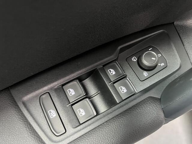 Volkswagen TIGUAN 1.4 TSI eHybrid Elegance / AUTOMAAT/ TREKHAAK/ PANO/ 245 PK/ CAMERA/ PARK. SENSOREN/ IQ. LIGHT/ STOEL-STUURVERWARM./ ADAPT. CRUISE/ APP CONNECT/ NAVI/ CLIMA/ DAB/ 18" LMV