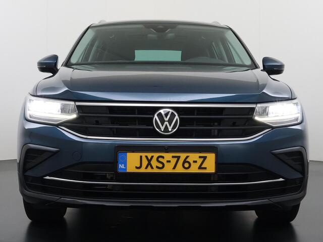 Volkswagen TIGUAN 1.4 TSI eHybrid PHEV DIRECT LEVERBAAR | RECENT ONDERHOUD UITGEVOERD | 360 CAMERA ZICHT | STOEL- EN STUURWIELVERWARMING | PANORAMADAK | INCLUSIEF 12 MAANDEN BOVAG-GARANTIE