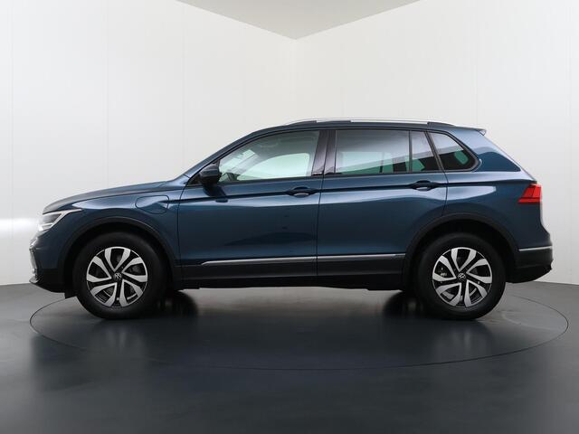 Volkswagen TIGUAN 1.4 TSI eHybrid PHEV DIRECT LEVERBAAR | RECENT ONDERHOUD UITGEVOERD | 360 CAMERA ZICHT | STOEL- EN STUURWIELVERWARMING | PANORAMADAK | INCLUSIEF 12 MAANDEN BOVAG-GARANTIE