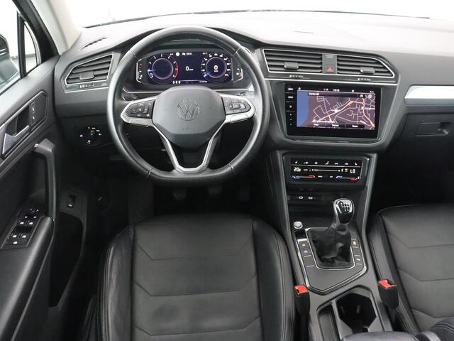 Volkswagen TIGUAN 1.5 TSI Life Business | Leder | Stoelverwarming | Keyless | Carplay | Adaptive cruise | Navigatie | Parkeerhulp | Full LED | Stuurverwarming | Virtual Cockpit | Climate control | DAB | Bluetooth