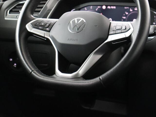Volkswagen TIGUAN 1.5 TSI Life Business | Leder | Stoelverwarming | Keyless | Carplay | Adaptive cruise | Navigatie | Parkeerhulp | Full LED | Stuurverwarming | Virtual Cockpit | Climate control | DAB | Bluetooth