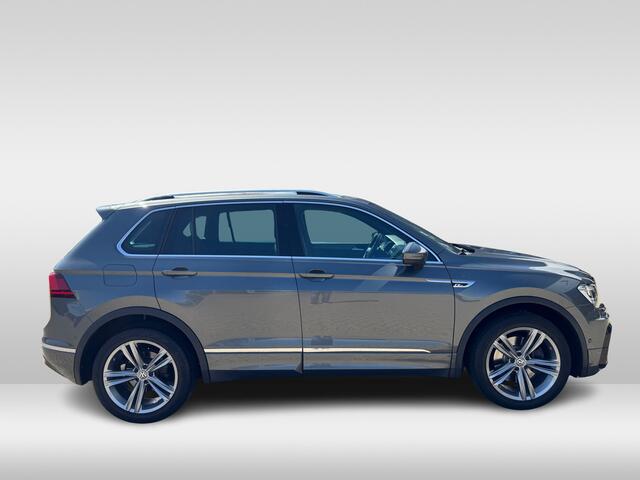 Volkswagen TIGUAN 2.0 TSI 4Motion R-Line - Pano - Trekhaak - Navi - Camera - Stoelverwarming - Rijklaar