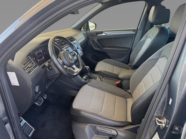 Volkswagen TIGUAN 2.0 TSI 4Motion R-Line - Pano - Trekhaak - Navi - Camera - Stoelverwarming - Rijklaar