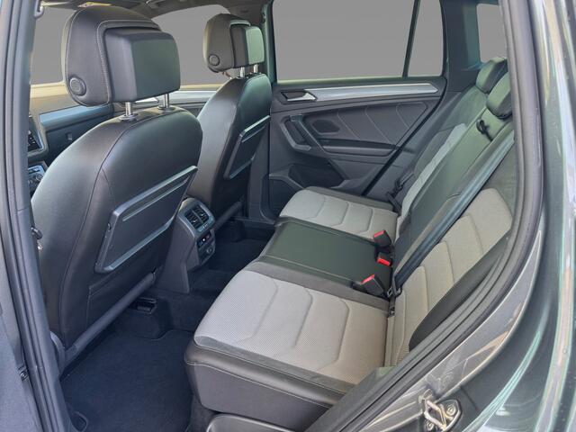 Volkswagen TIGUAN 2.0 TSI 4Motion R-Line - Pano - Trekhaak - Navi - Camera - Stoelverwarming - Rijklaar