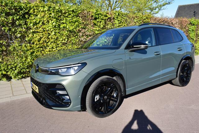 Volkswagen TIGUAN 1.5 eHybrid R-Line, BLACK ED. TREKH. PANO.
