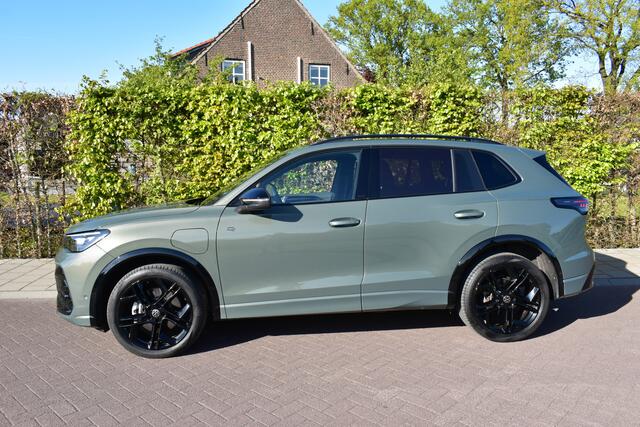 Volkswagen TIGUAN 1.5 eHybrid R-Line, BLACK ED. TREKH. PANO.