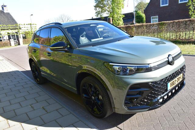 Volkswagen TIGUAN 1.5 eHybrid R-Line, BLACK ED. TREKH. PANO.