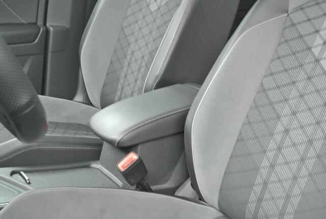 Volkswagen TIGUAN 1.4 TSI 245pk DSG eHybrid R-Line Business+ | 19" Velgen | Virtual Cockpit | Elektrische Achterklep |