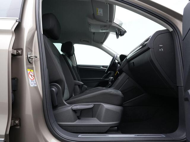 Volkswagen TIGUAN 1.4 TSI 150 pk DSG ACT Highline | Trekhaak | Discover Pro | Achteruitrijcamera | Adaptive Cruise | Stoelverwarming