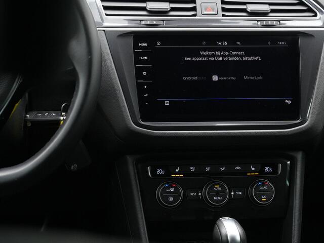 Volkswagen TIGUAN 1.4 TSI 150 pk DSG ACT Highline | Trekhaak | Discover Pro | Achteruitrijcamera | Adaptive Cruise | Stoelverwarming