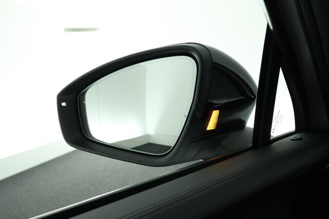 Volkswagen TIGUAN 1.5 eHybrid 204pk R-Line Edition Black Style Oryxwit Trekhaak 360Camera Leder Memory Stoel + Stuurverwarming Keyless Navigatie