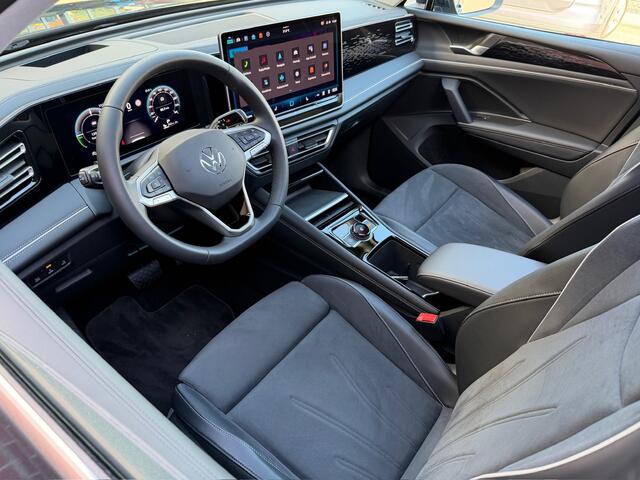 Volkswagen TIGUAN 1.5 eHybrid Elegance 204pk | Trekhaak | 360 Camera | Panoramadak | 20 Inch | Head up | Dode hoek | Elek. klep | incl. verlengde garantie