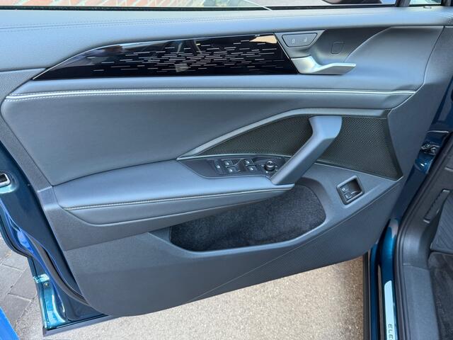 Volkswagen TIGUAN 1.5 eHybrid Elegance 204pk | Trekhaak | 360 Camera | Panoramadak | 20 Inch | Head up | Dode hoek | Elek. klep | incl. verlengde garantie