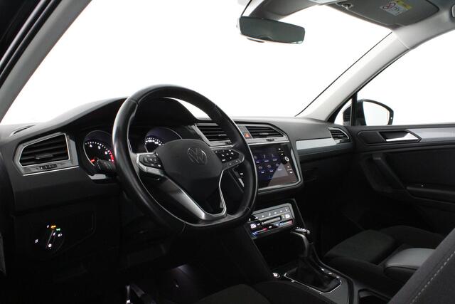 Volkswagen TIGUAN 1.5 TSI Life Business > Camera/Trekhaak/Winterpakket/17inch/ACC...