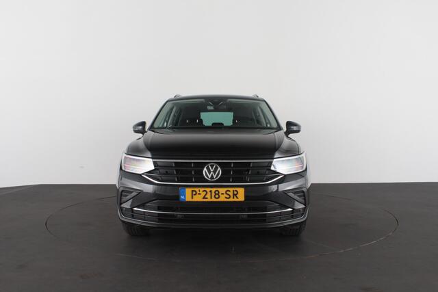 Volkswagen TIGUAN 1.5 TSI Life Business > Camera/Trekhaak/Winterpakket/17inch/ACC...
